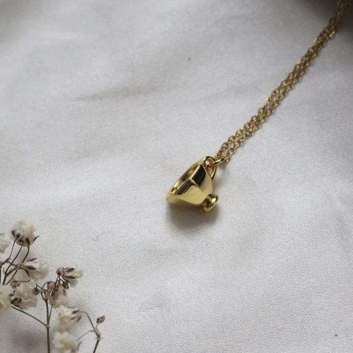 Collier tasse de thé