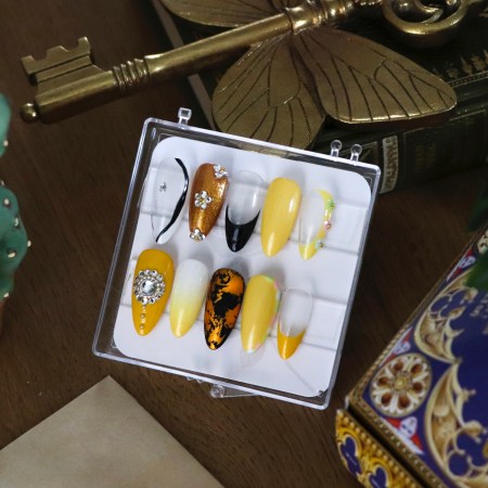 Press-on nails Loyauté