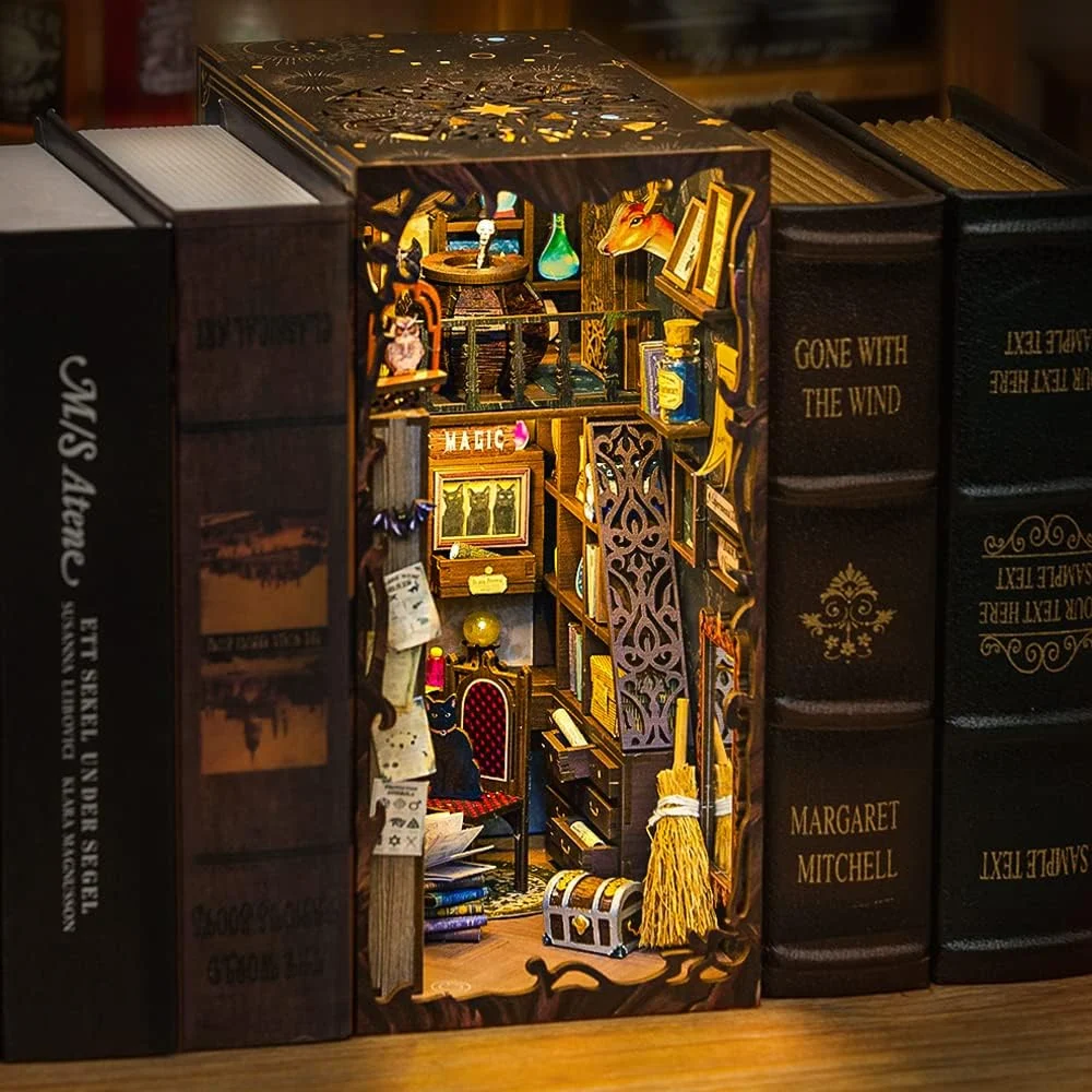 Book Nook "Pharmacie Magique"